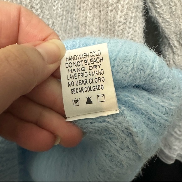 Paper Moon Mint Blue White Colorblock Pullover Sweater Women’s size Medium - Picture 6 of 6